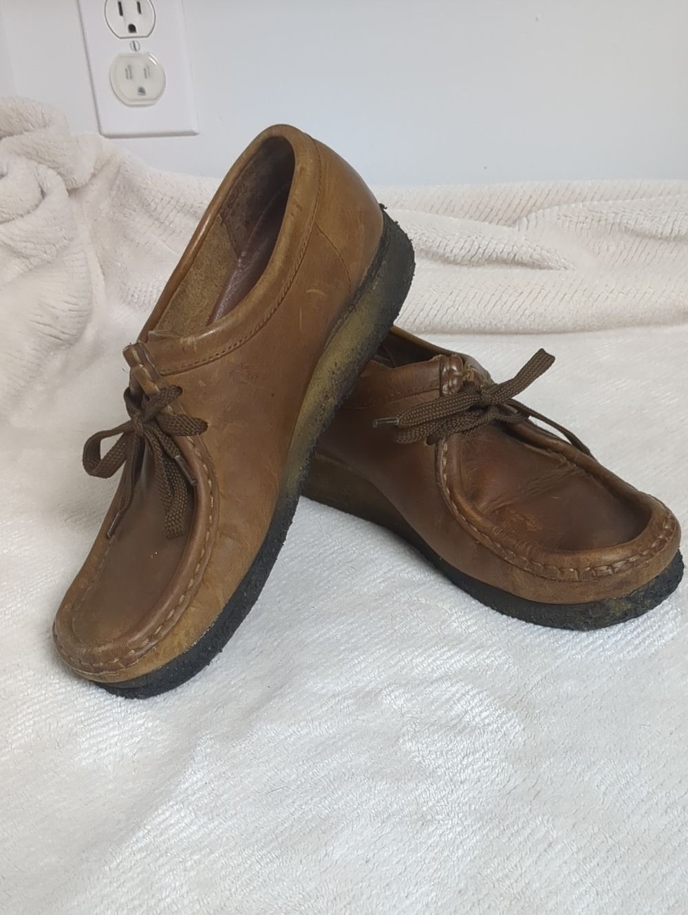 Women's Clarks Originals-Wallabee's-Brown Leather-Moccasin Loafers, size 8
